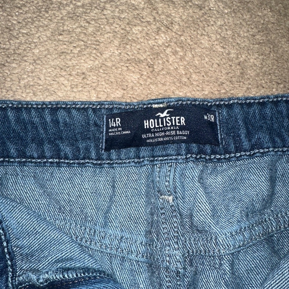 Hollister Women's Straight Leg Jeans in Blue - Picture 2 of 2